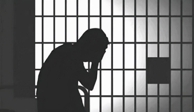 2003年男子在家被雷击身亡下葬两年后死而复生真相至今成谜