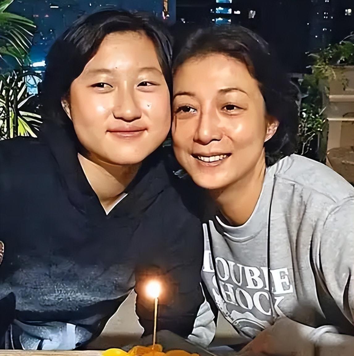 恭喜!吴绮莉和小龙女关系正式破冰,母女有望在香港团聚