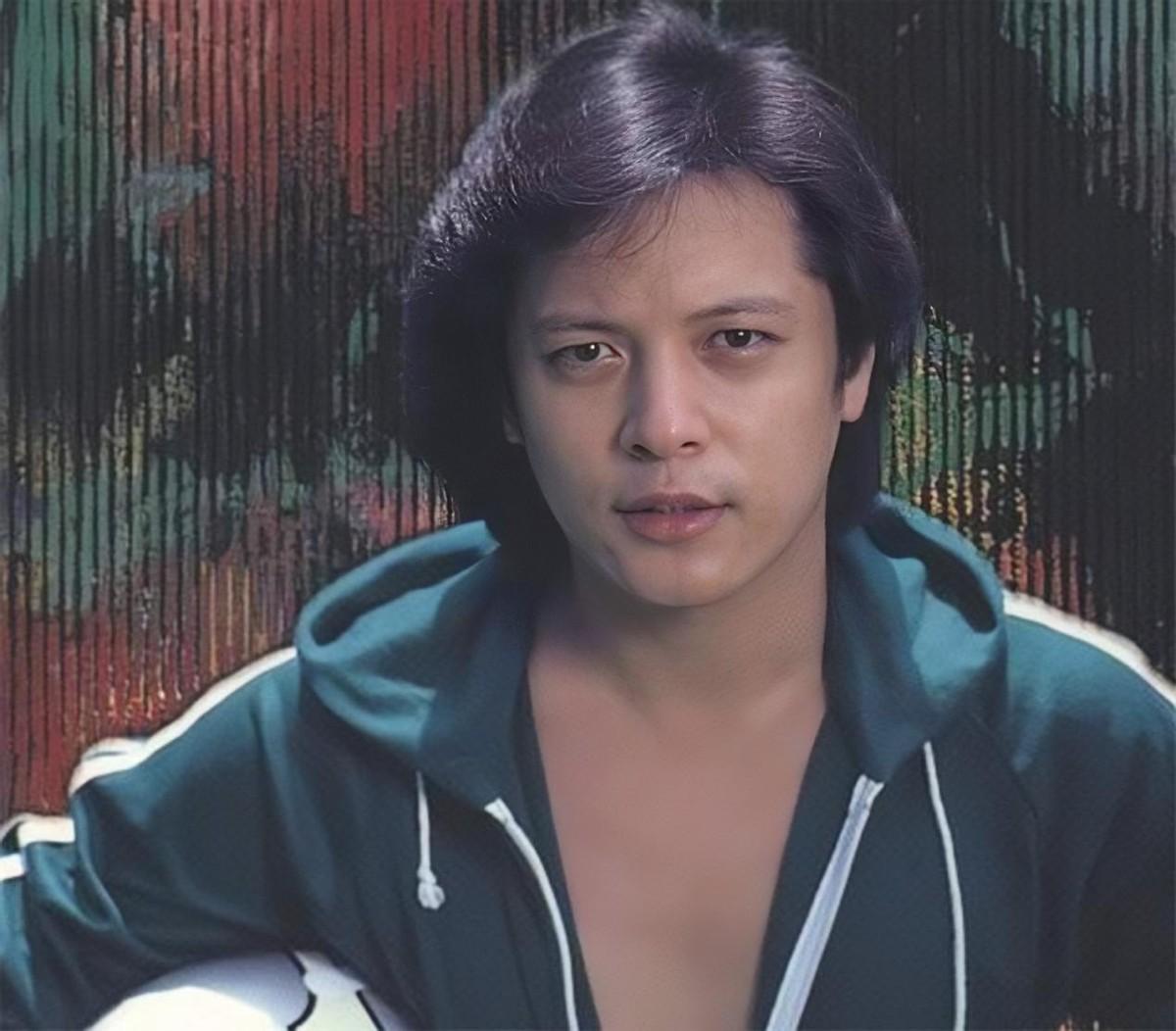 回顾一代巨星刘文正拒绝恋爱因孤独逃离歌坛31年无迹可寻