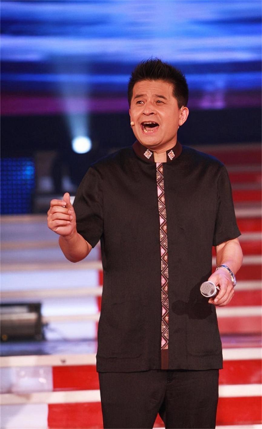 回顾64岁毕福剑定居农村退圈8年后他的结局让很多人失望了