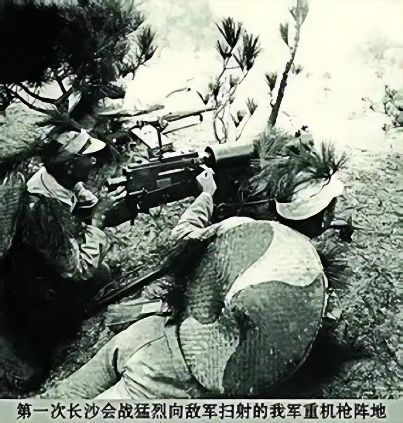 2014年南京一痴呆老汉跳入冰河被救上岸后大喊全体上刺刀