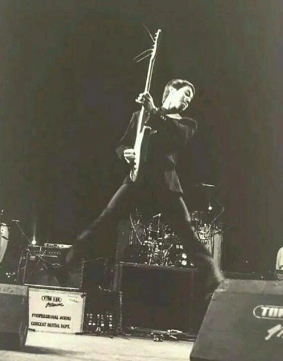 回顾53岁窦唯近照曝光穷困潦倒已成仙