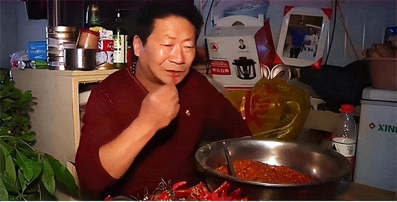 纪实辣王李永志每天5斤辣椒配白酒如今却令人同情