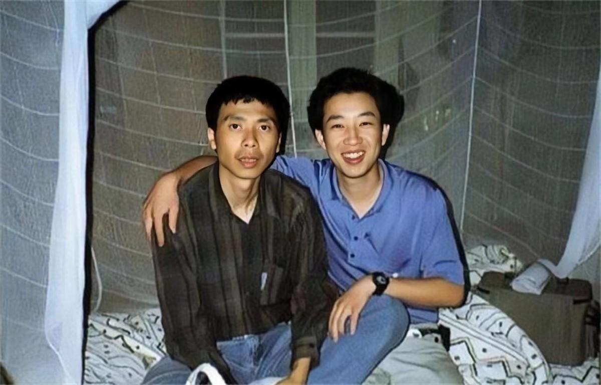 回顾冯小刚前妻张娣23年坚持不嫁全心陪伴女儿今女儿成她骄傲