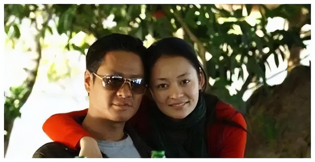 回顾连奕名为娶杨若兮抛妻弃女净身出户前妻红了他糊了