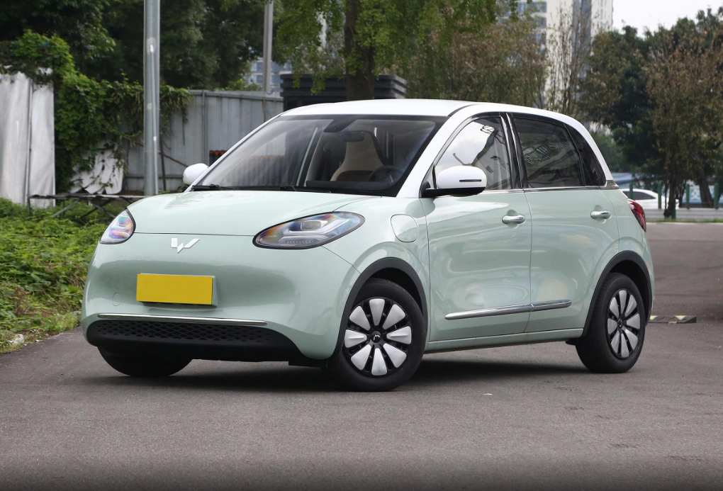 实用代步车首选,轴距2560mm,至高8000元补贴,五菱缤果了解下?