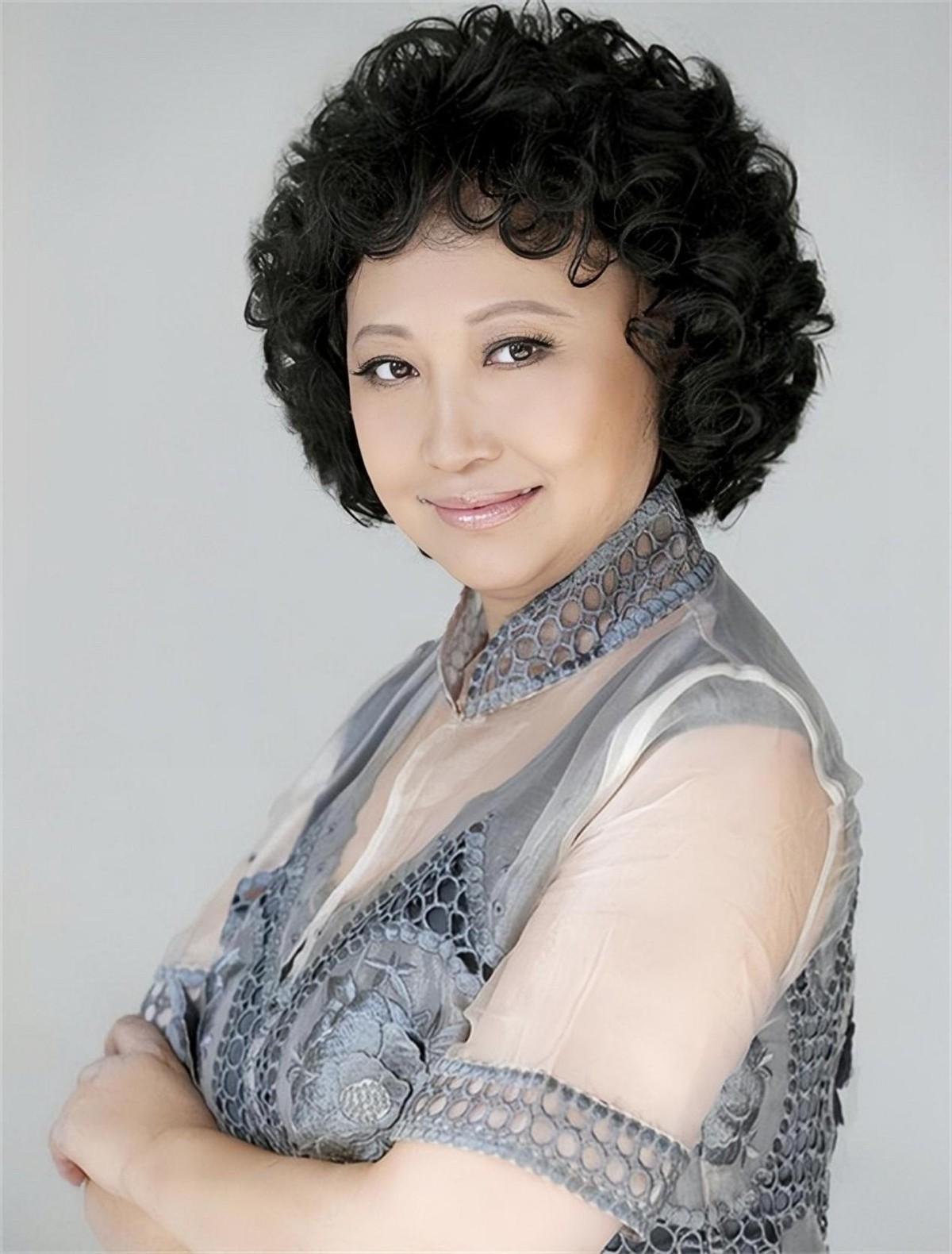 回顾徐松子与导演丈夫分居15年有泪有痛67岁无儿无女成遗憾