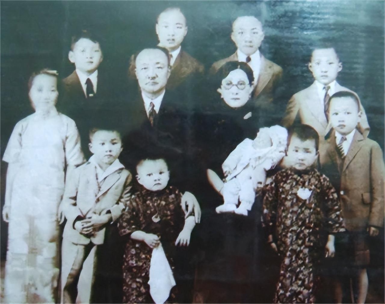 忠王李秀成部下失败后回老家儿子成为清朝灭亡的领导后封上将