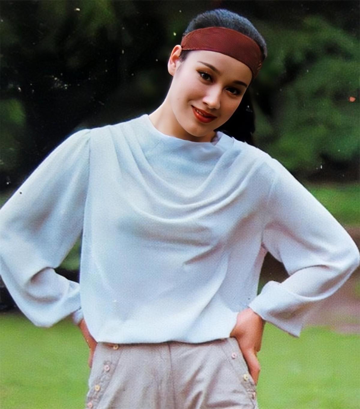 回顾记得80年代女星索宝莉吗凭83年春晚走红56岁客死异国