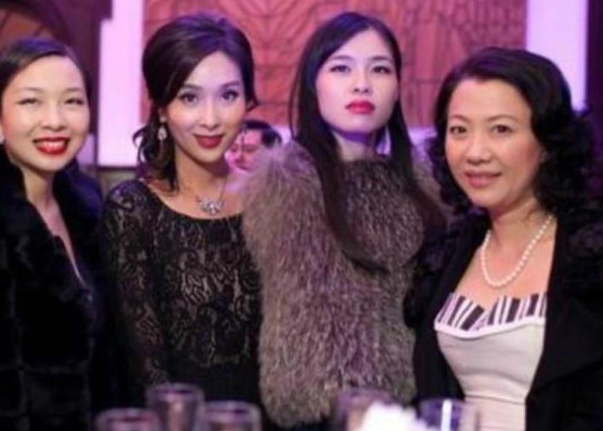 2010年广东打工妹李然成欧洲首位中国王妃婚后把王子拐回国