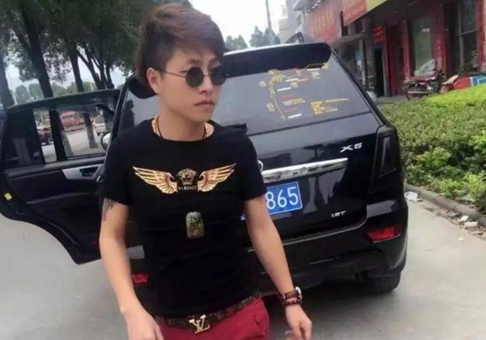 2019年百万网红乞丐哥被捕拐卖20名少女靠着中介拿抽成