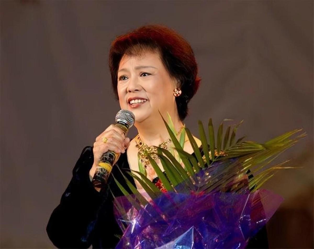 回顾邓玉华:50年婚姻催人泪下,老伴离世5年后,她晚年生活怎样