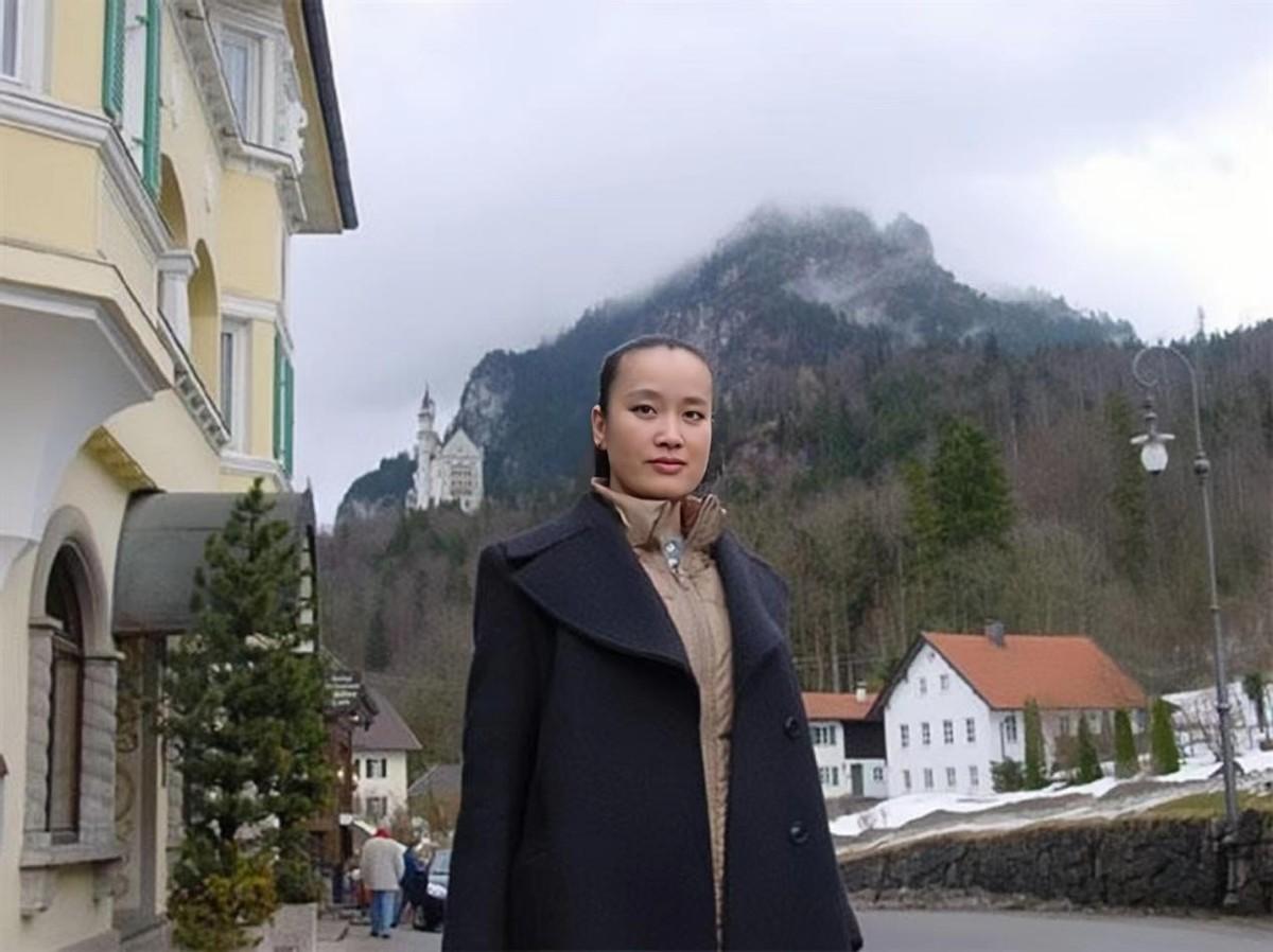 回顾记得80年代女星索宝莉吗凭83年春晚走红56岁客死异国