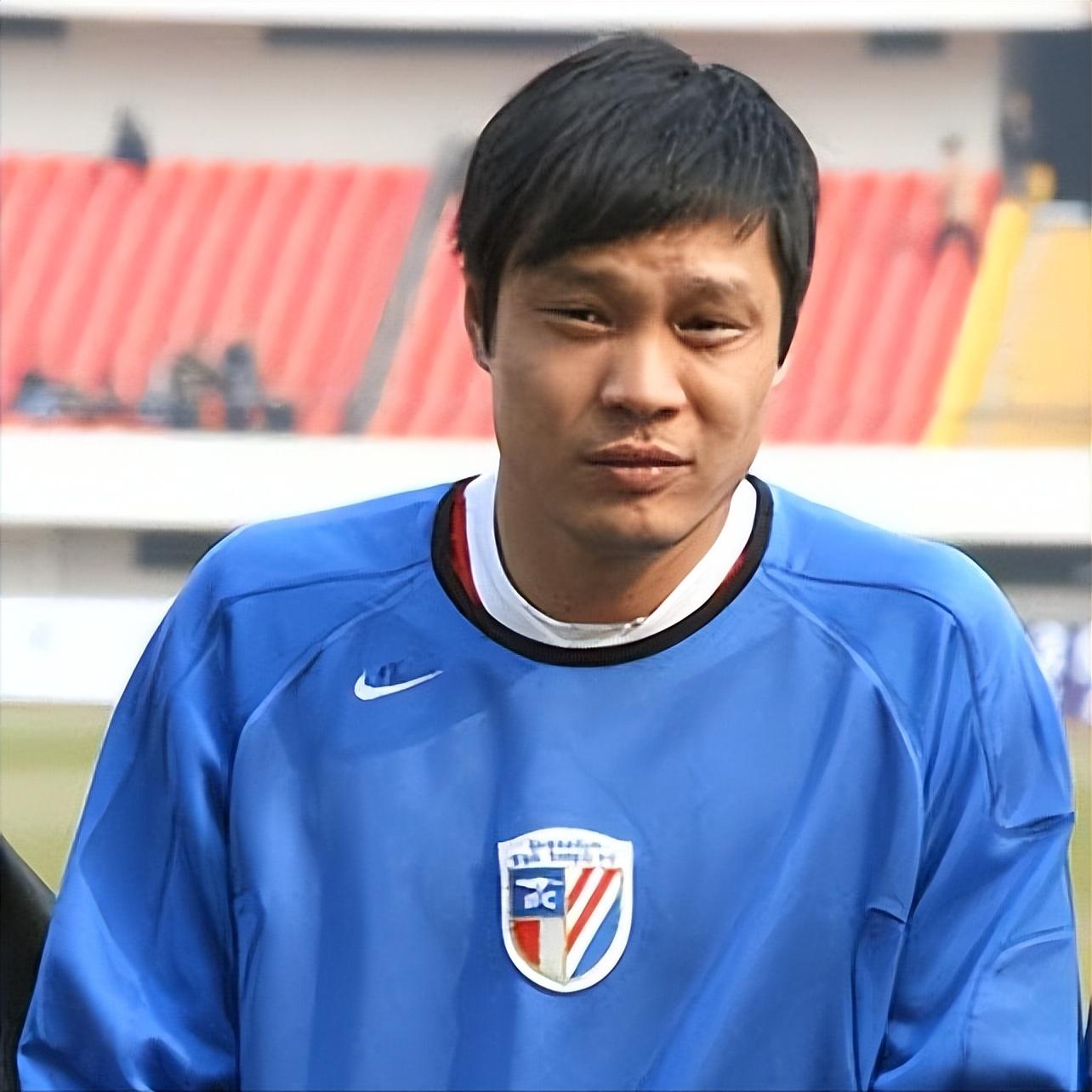 足坛巨星范志毅三婚娶小17岁演员一婚空姐前妻揭离婚原因