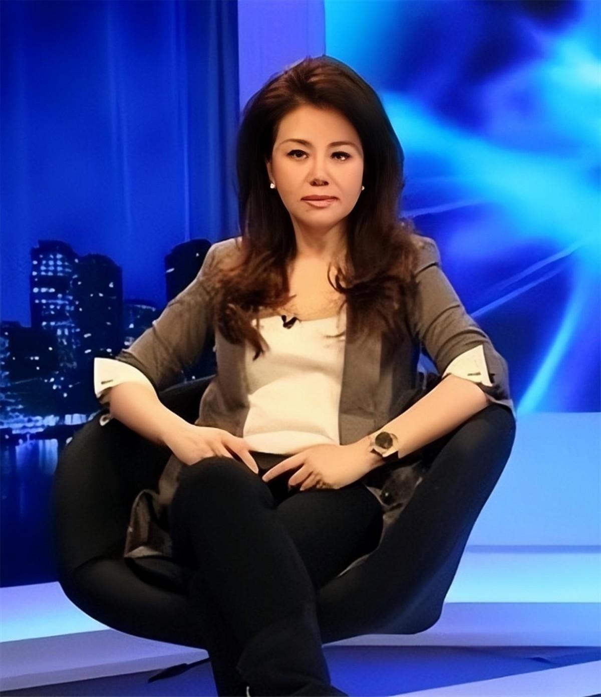 回顾央视名嘴方静一生未婚44岁客死异乡年迈每天父母以泪洗面