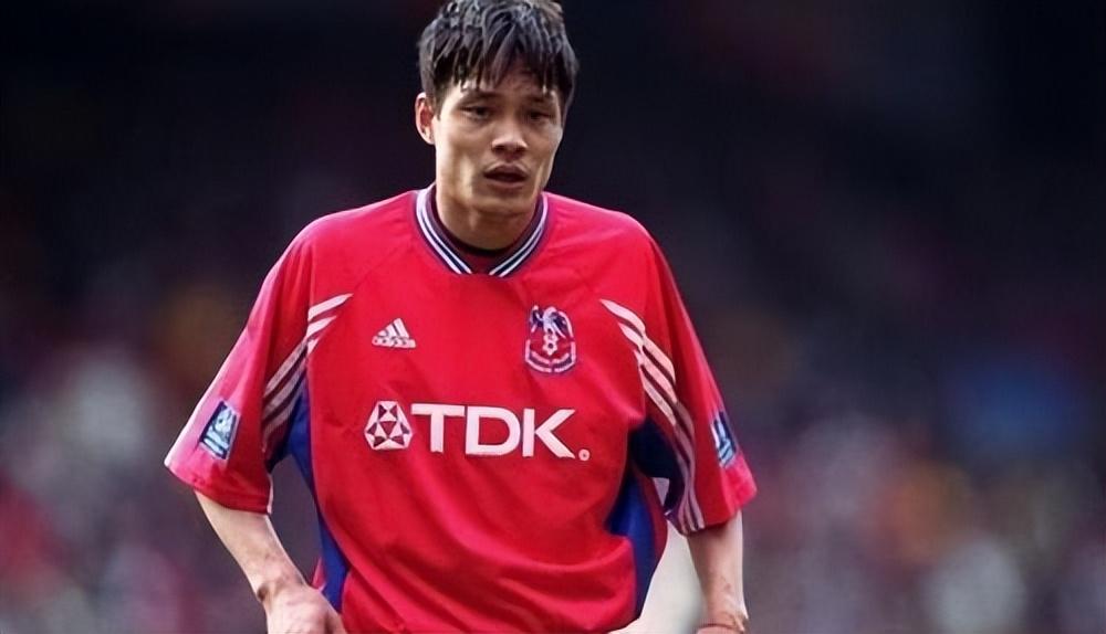 足坛巨星范志毅三婚娶小17岁演员一婚空姐前妻揭离婚原因