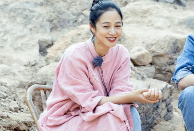老夫少妻脾气还暴却紧拴姜文十几年把她当宝周韵凭什么