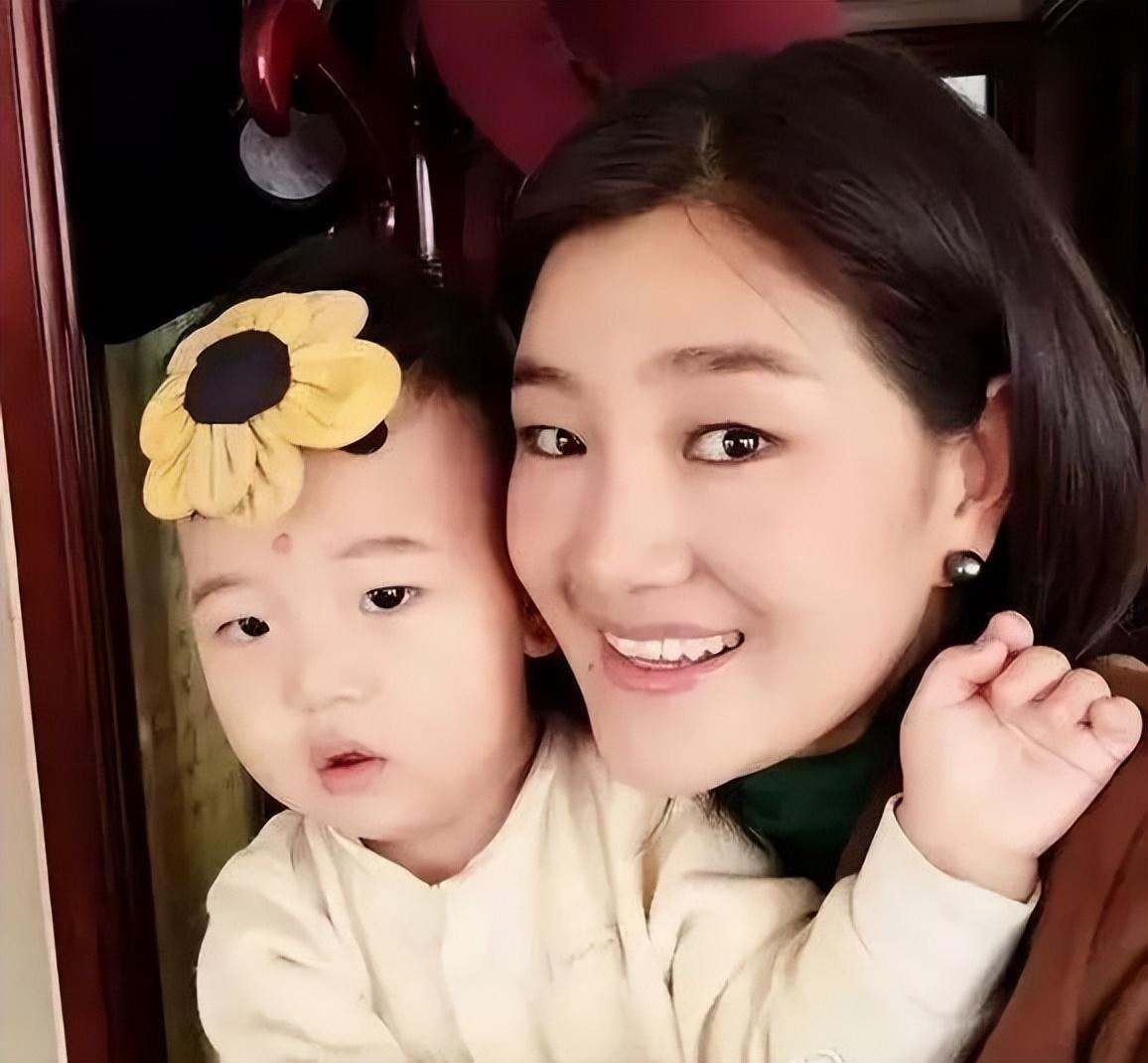 回顾降央卓玛因丈夫太帅曾疯狂倒追为爱改掉暴脾气做小女人