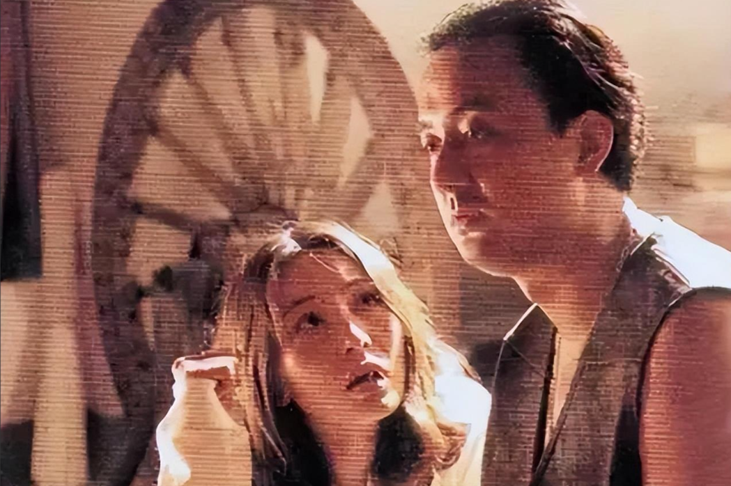 回顾演员姚橹娶了大3岁的艾丽娅婚后生一女低调幸福多年