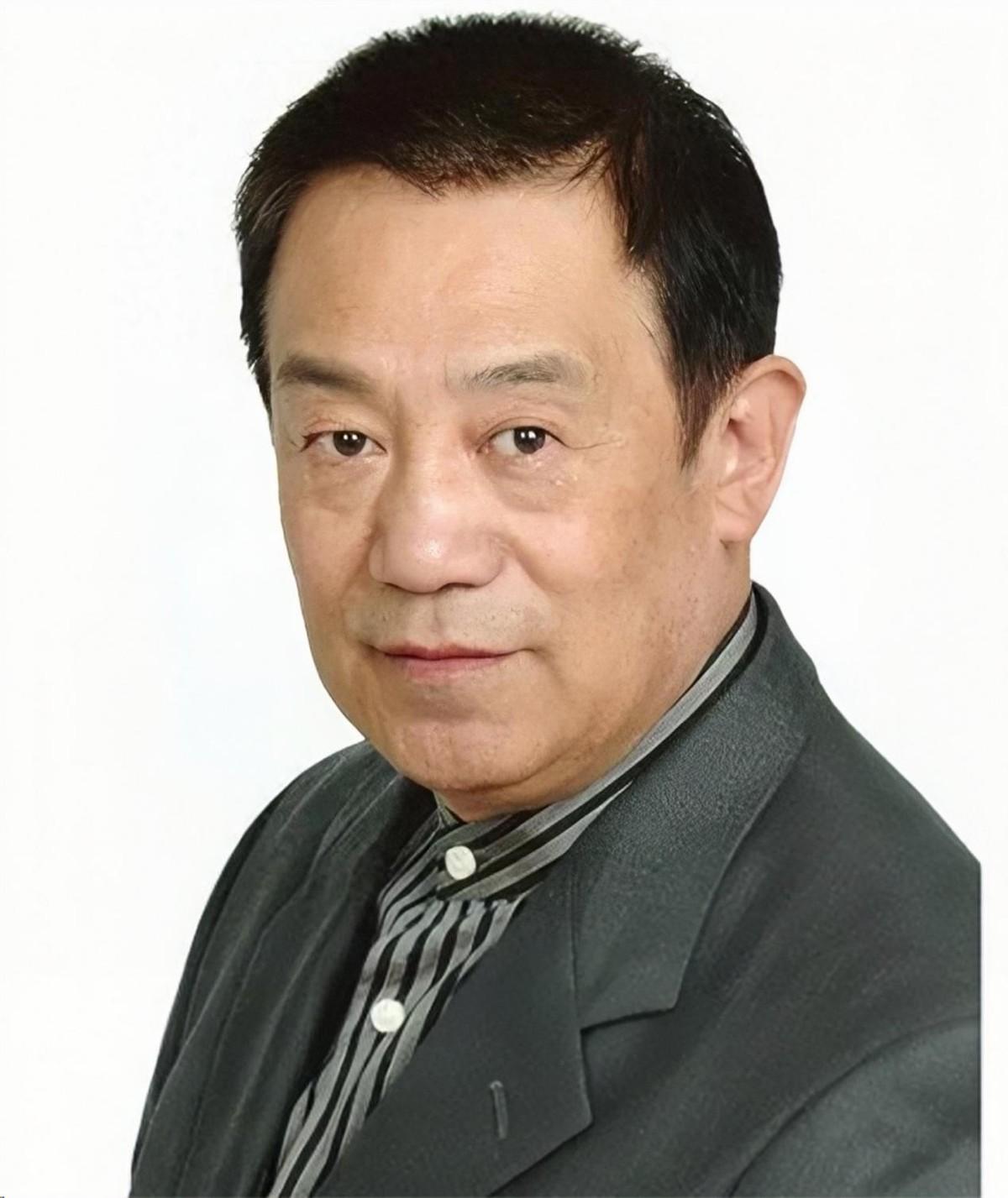 老戏骨高明事业婚姻都很坎坷退休后北京买三套房和儿女同住