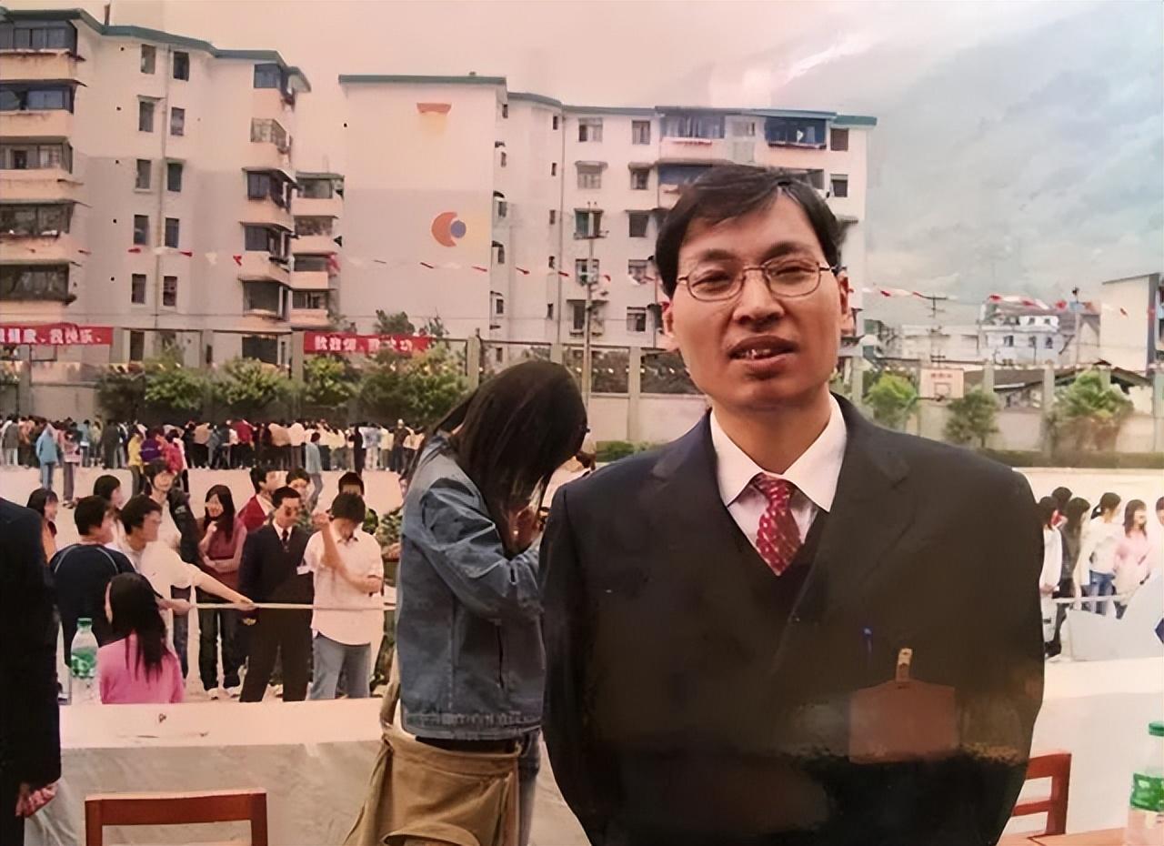 08年汶川地震教师范跑跑丢下学生逃命如今他后悔吗