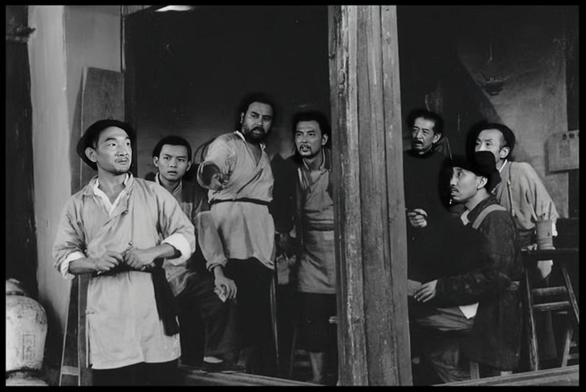 回顾严顺开病逝5年了遗孀的痴爱让人泪目