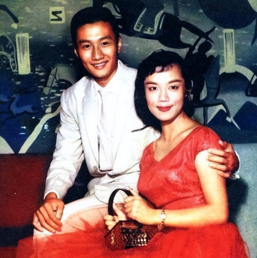 回顾被大49岁的谢贤养了12年拿2000万分手费走人的coco怎样了