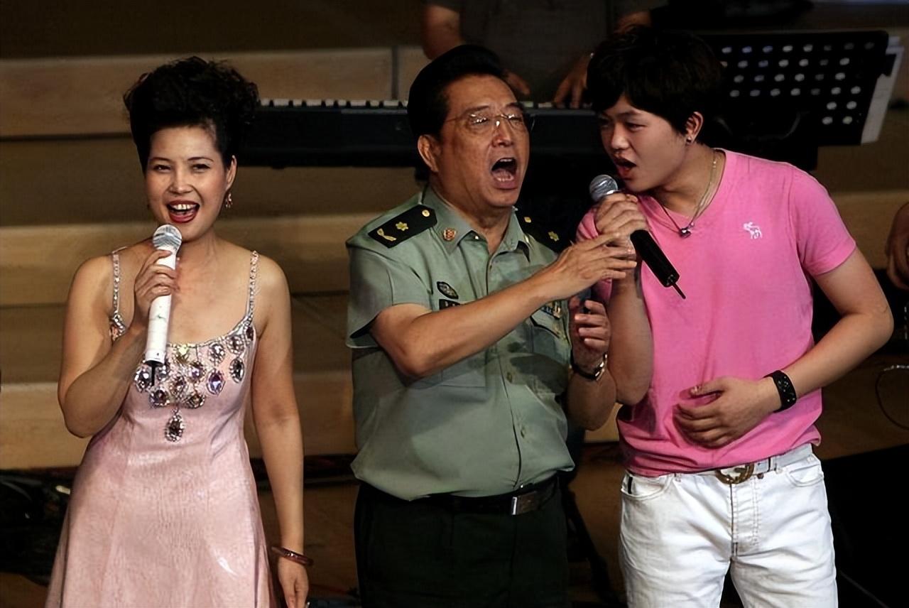 回顾一纸退休金揭开李双江隐藏的遮羞布儿子李天一走向不归路