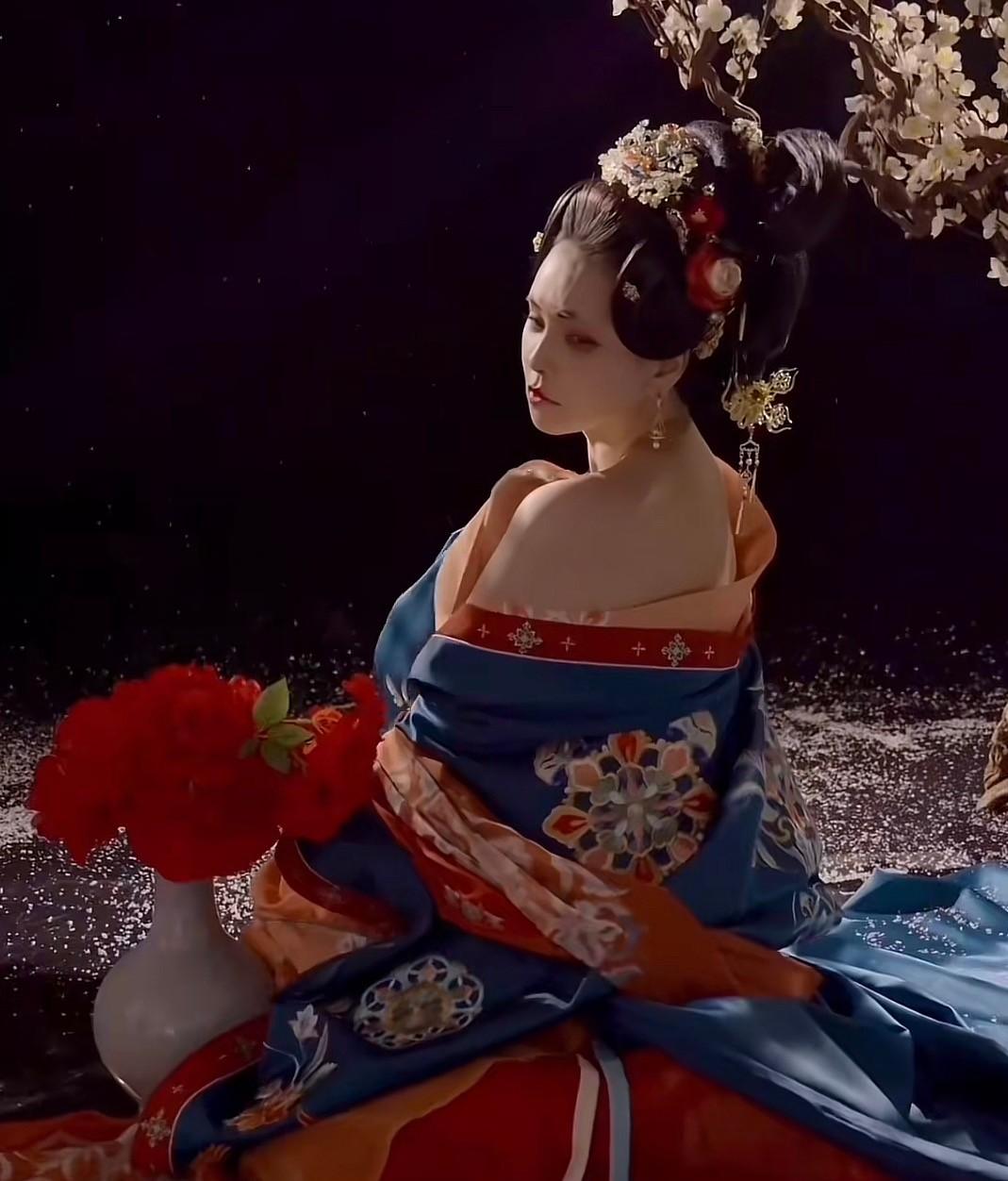 同样是唐妆把谭松韵杨紫和伊能静放一起看女星审美差距就出来