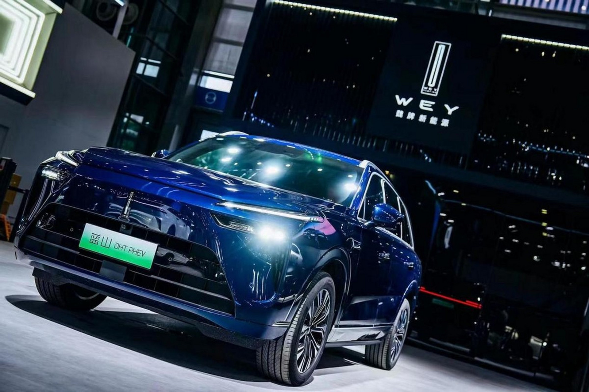 长城汽车在2024年重启沙龙品牌,整合到魏牌旗下,沙龙首款车型机甲龙将