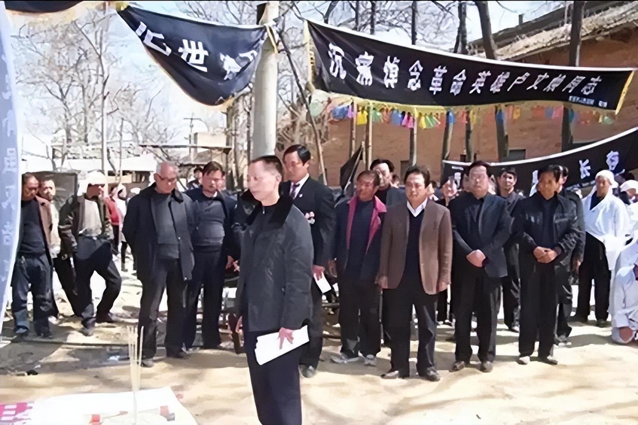 1994年法院干部找到欠债老农干部老英雄组织找你好久了