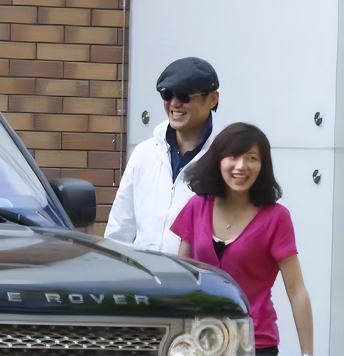 而王越与程前离婚后对她打击非常大,很长一段时间她都无法走出这段