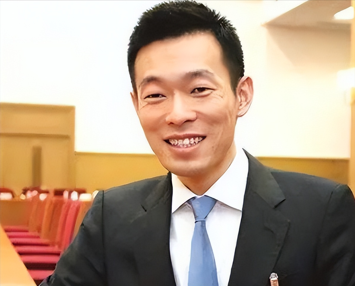 回顾耶鲁毕业生拒绝百万年薪扎根农村当村官好牌打烂了吗