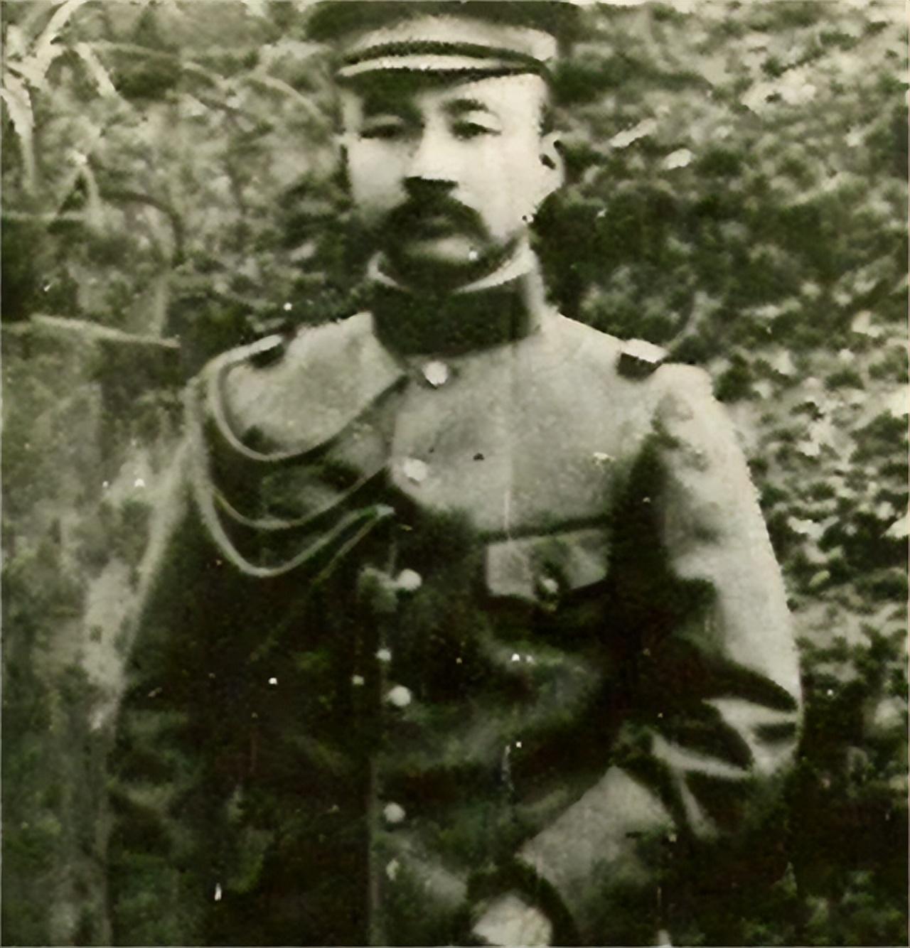 忠王李秀成部下失败后回老家儿子成为清朝灭亡的领导后封上将