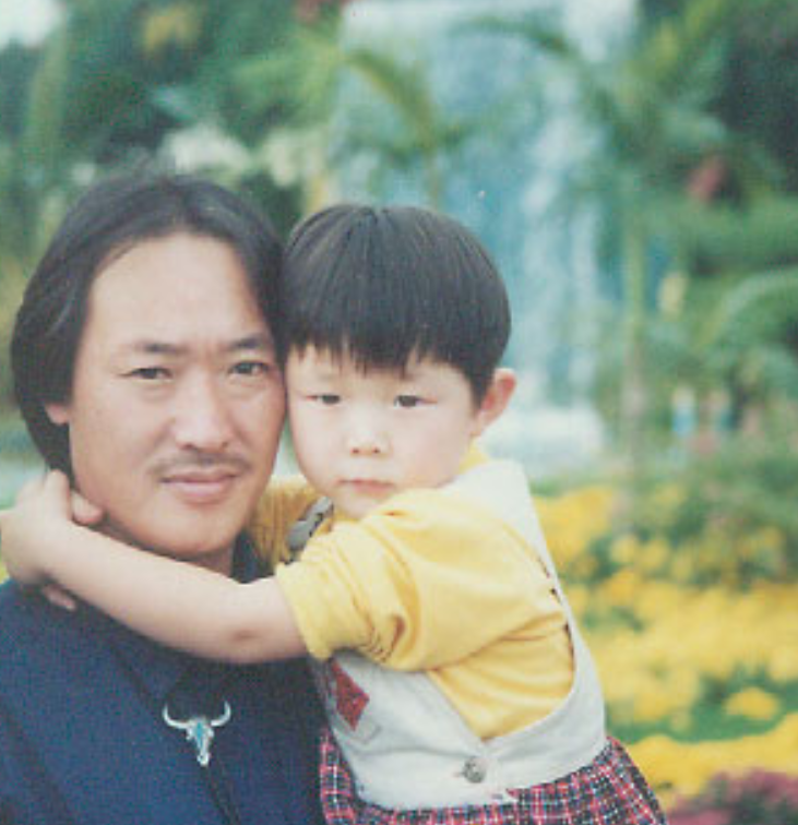 英格玛的姑父叫做布仁巴雅尔,80年代初毕业于内蒙古艺术学院.