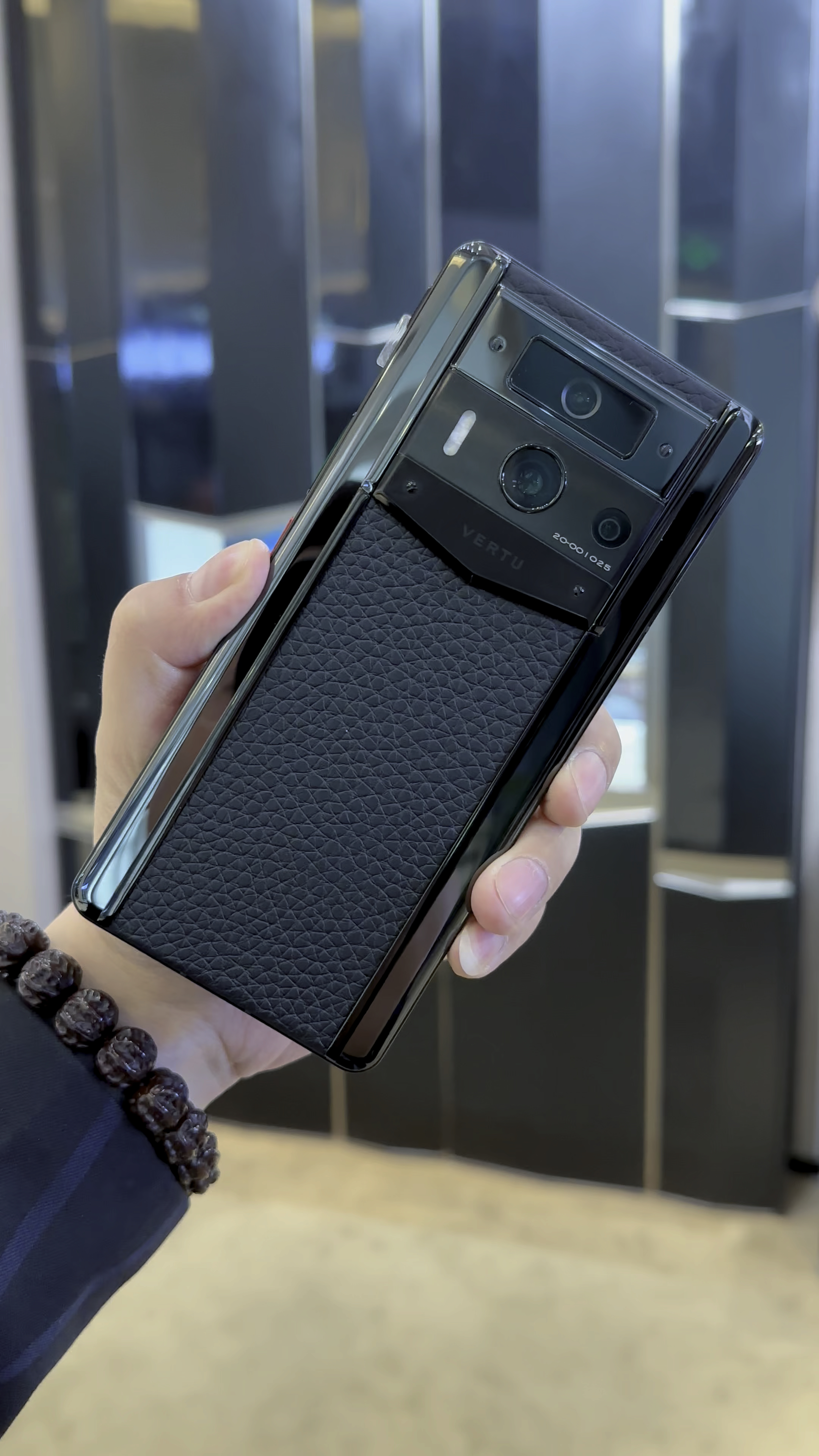 vertu新品上市威图手机2024新款meta2黑色小牛皮-度小视