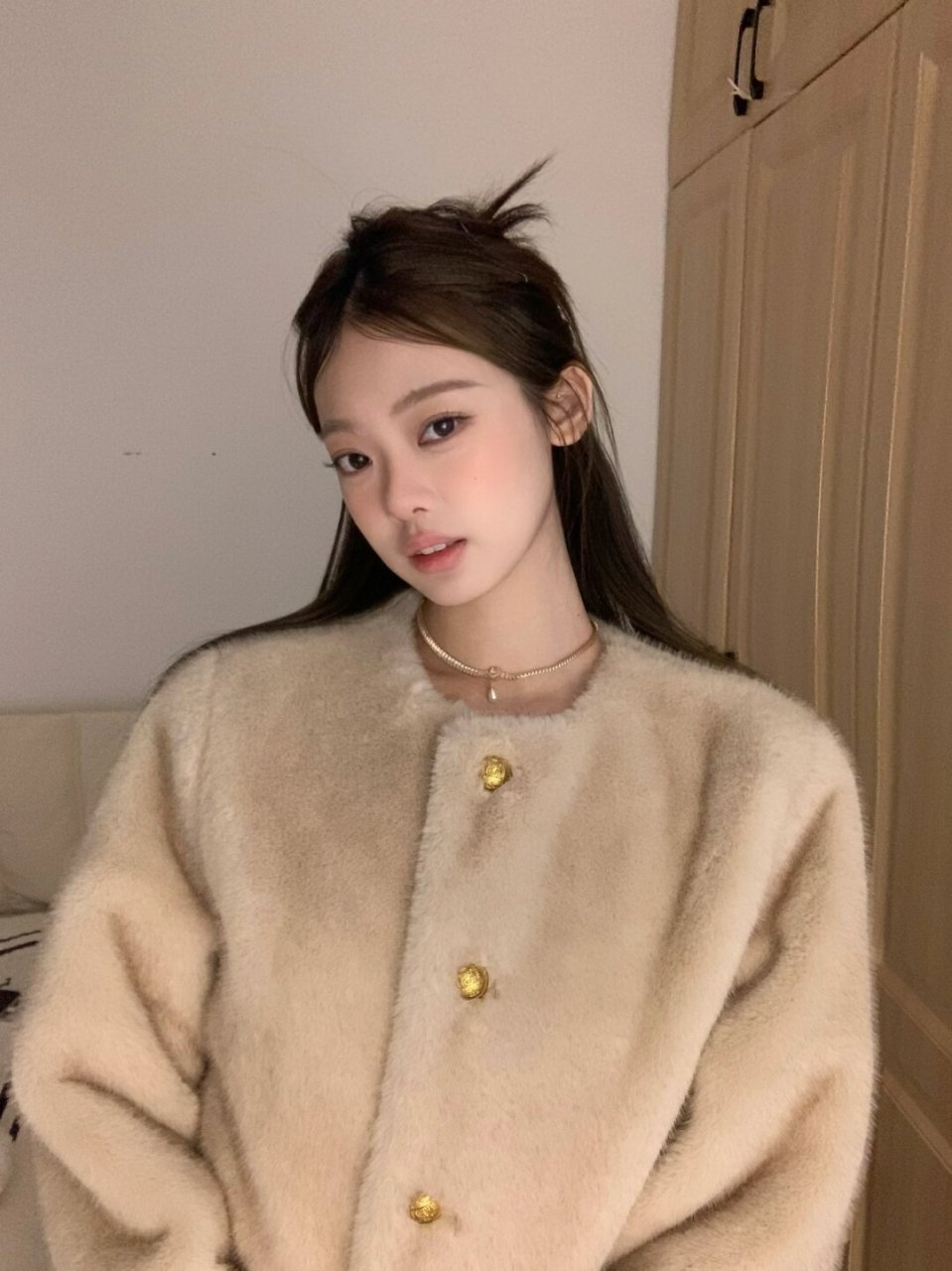 93方圆脸的姐妹们,是时候告别一成不变的发型,尝试一下jennie的半