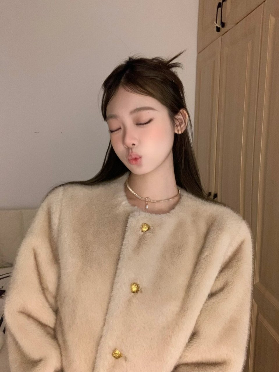 93方圆脸的姐妹们,是时候告别一成不变的发型,尝试一下jennie的半