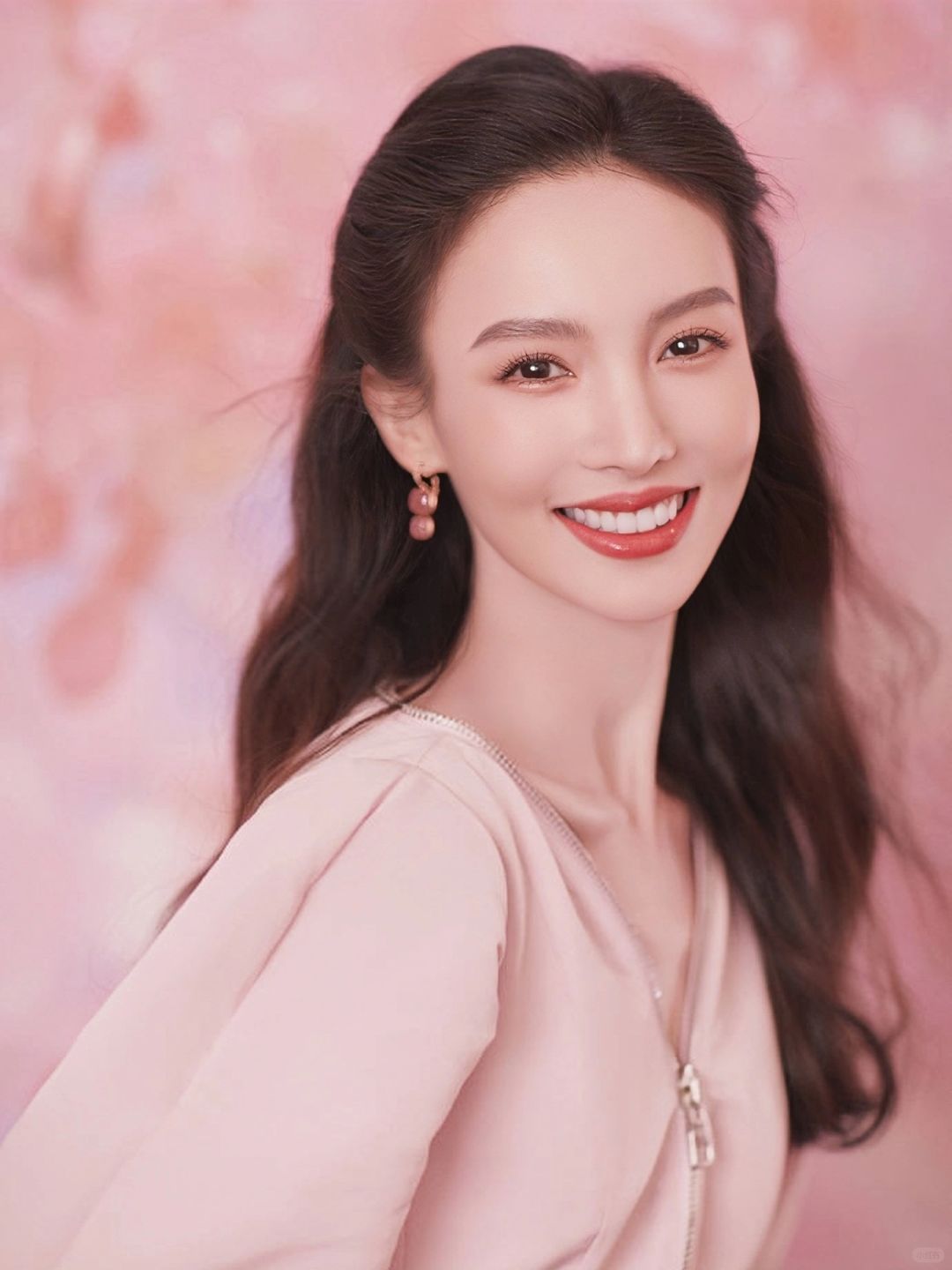 金晨:活力四溢,,彰显无限生命力