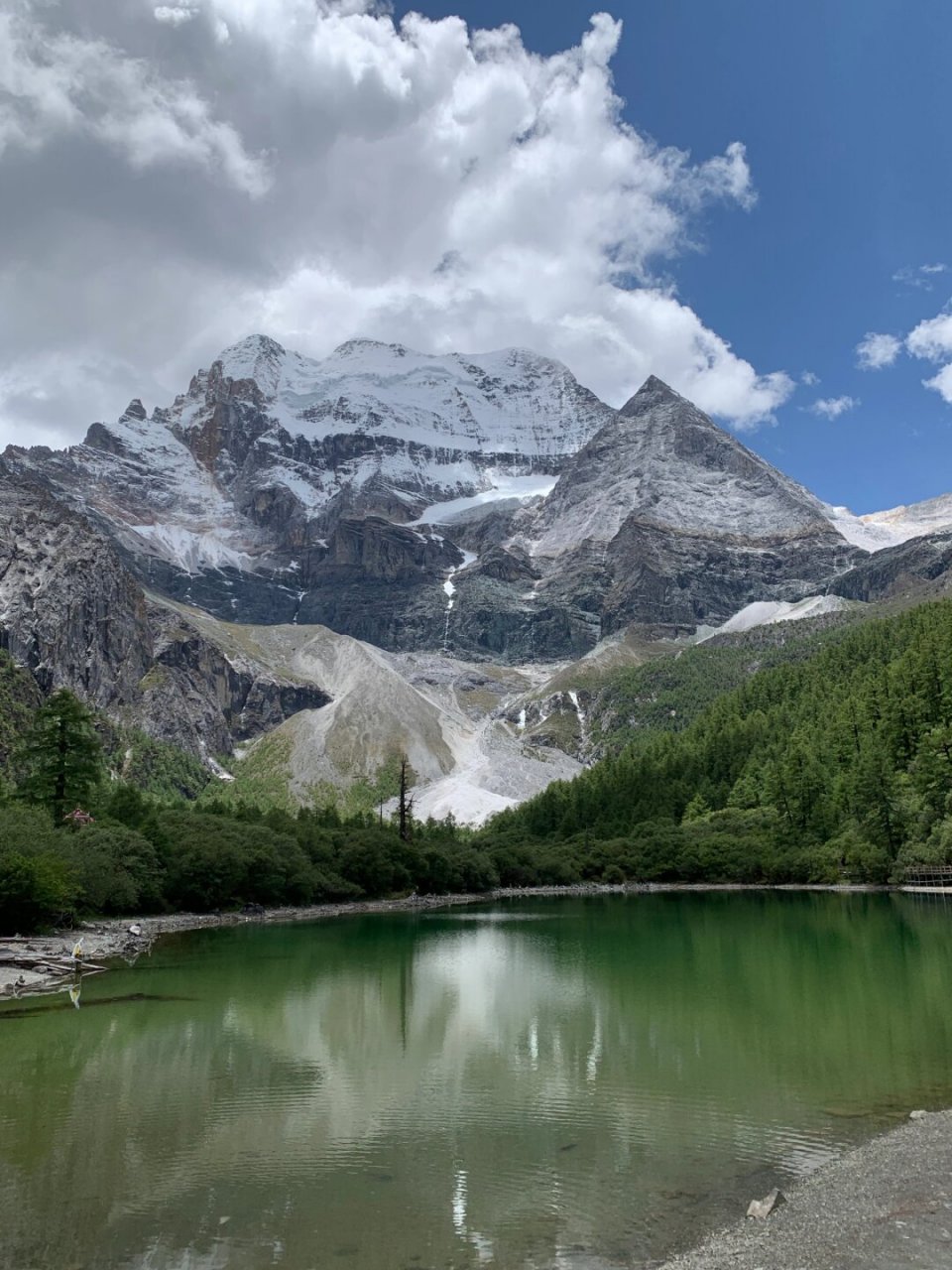 暑假也太适合去稻城亚丁了  想象一下,夏天的稻城,风景如画,美不胜收.