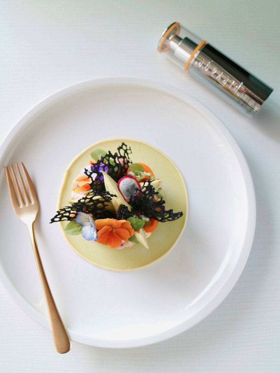 高颜值沙拉摆盘:鲜虾牛油果沙拉 轻盈而清爽的沙拉, 搭配不同颜色的