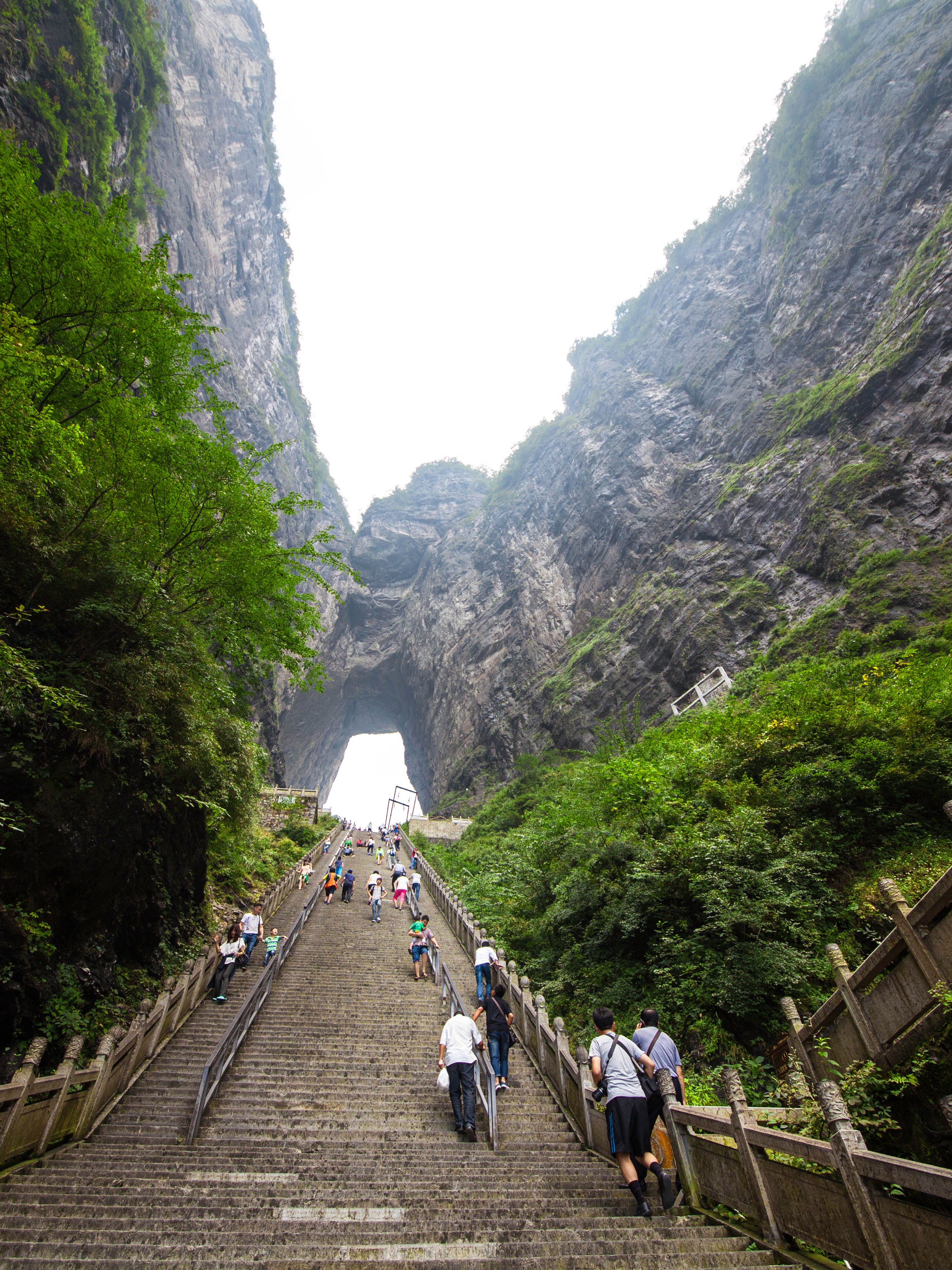 张家界爬山图片