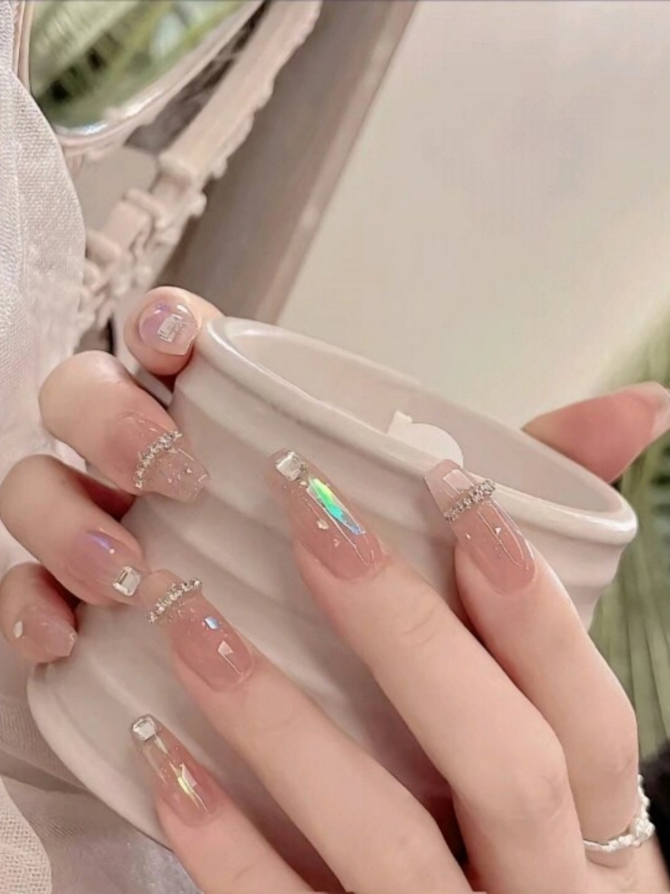 温柔粉色系美甲  温柔粉色系美甲:指尖上的春日浪漫🌸💖  春天到