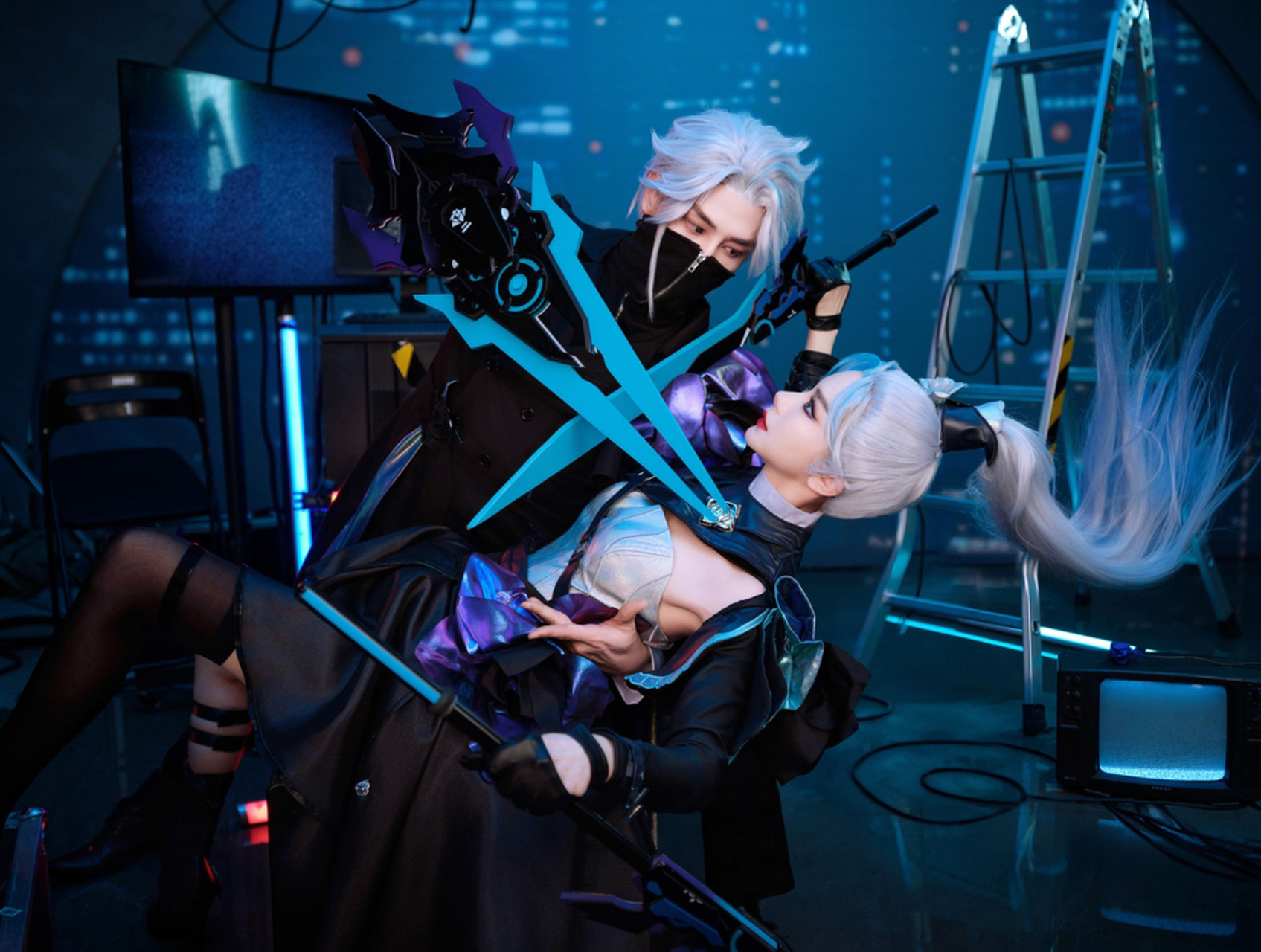 明星cos,酷飒姐姐@戚薇和a到爆的@李承铉夫妇cos花木兰&兰陵王情侣