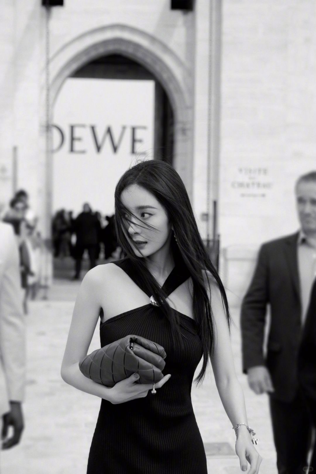 杨幂巴黎时装周的时尚传奇,尽.@竹竹生活日记的动态