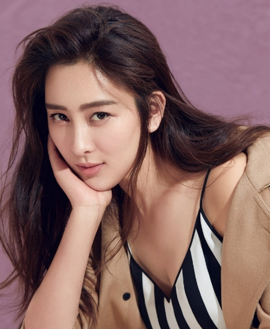 马苏是备受瞩目的明星,拥有多变形象和卓越演技.