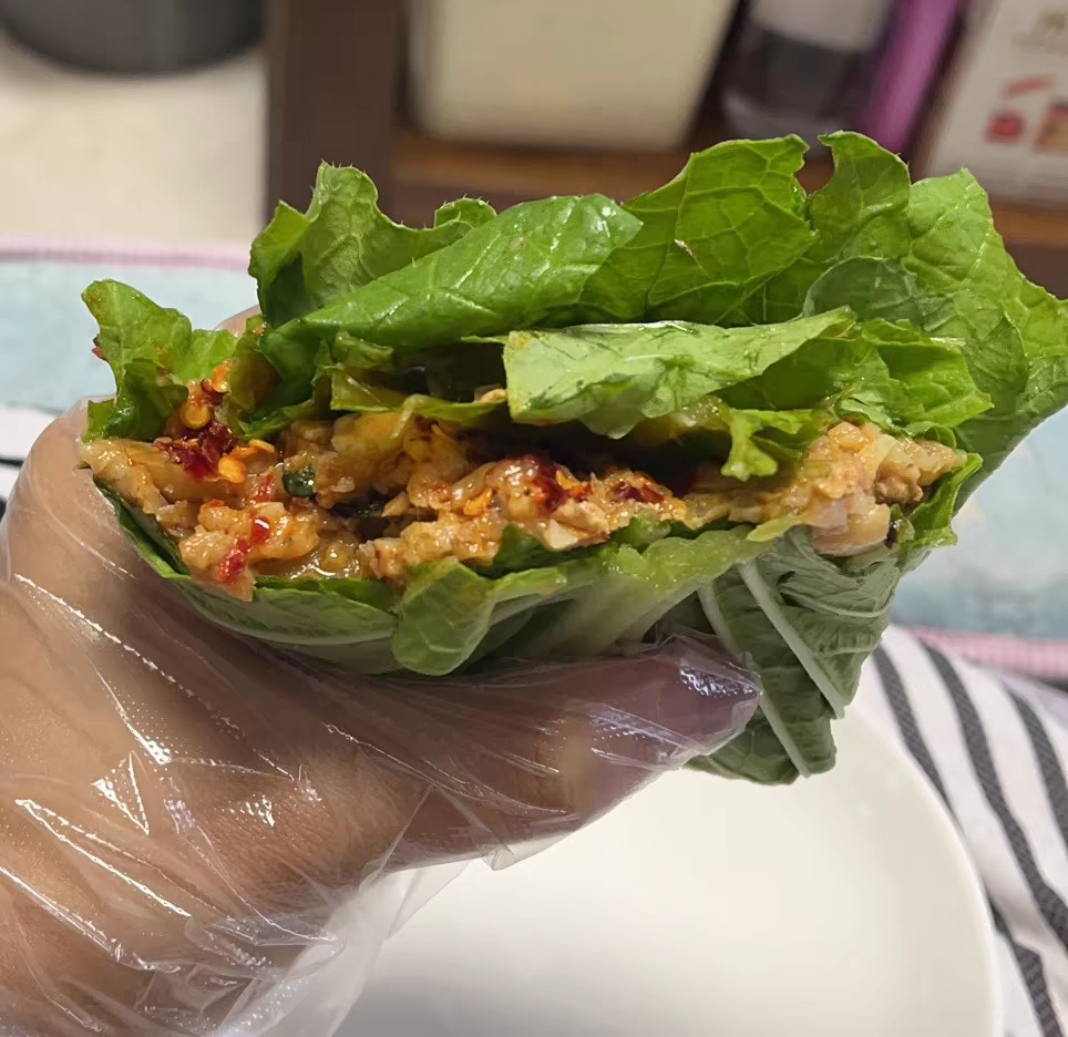 东北饭包做法分享,白菜叶搭配好吃的食材简单包裹,美味即刻呈现