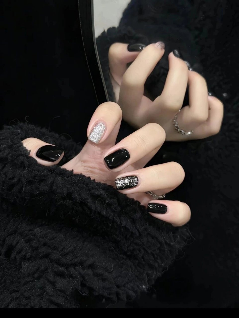 黑色简洁美甲 #高级美甲[话题]# #黑色美甲[话题]