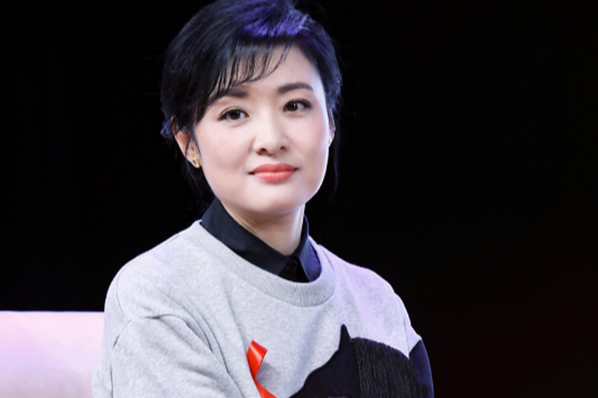 [原文:55岁周涛带火了60后穿.