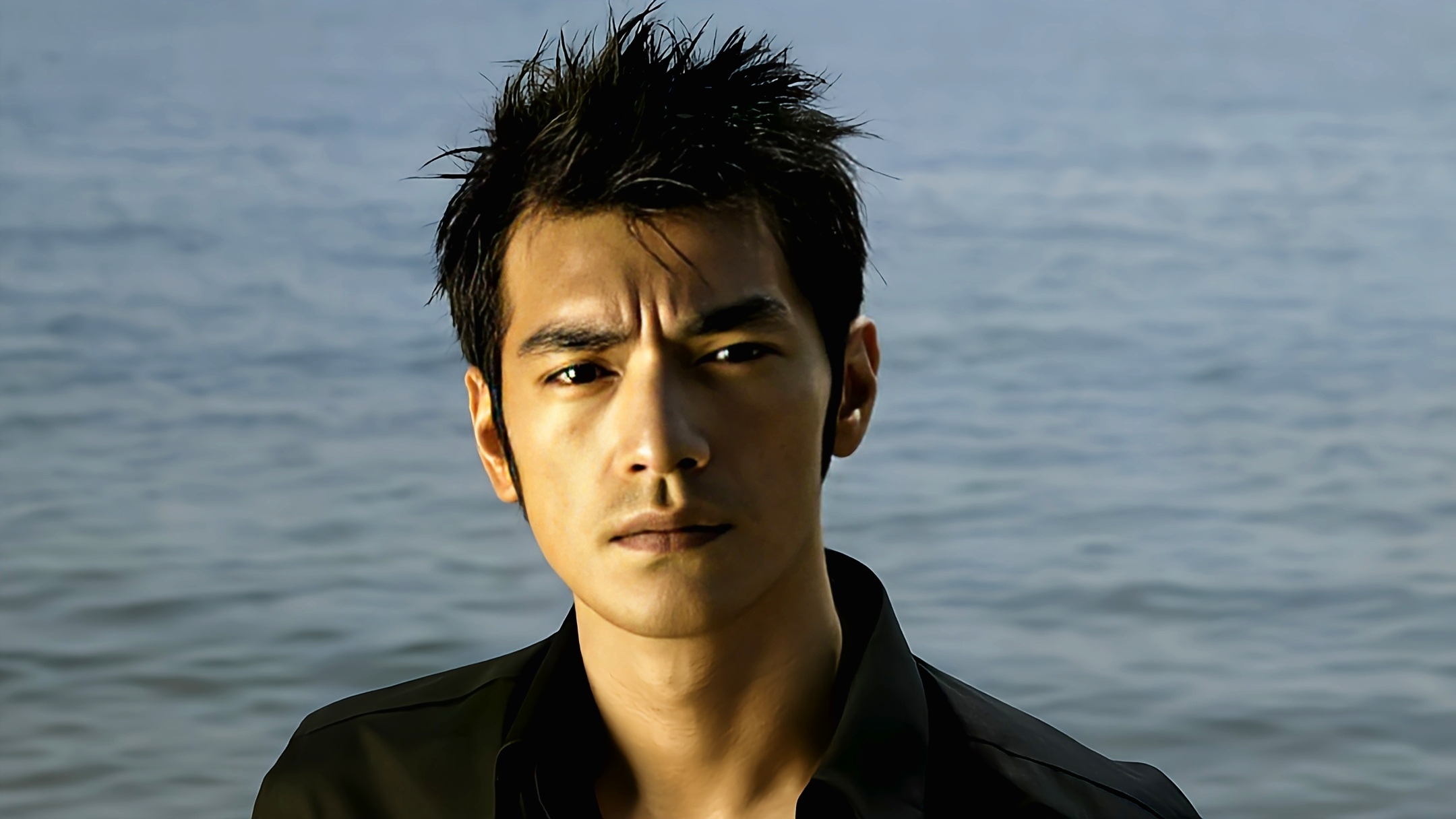 马场典子否认与金城武结婚传闻,50岁仍单身的魅力男神